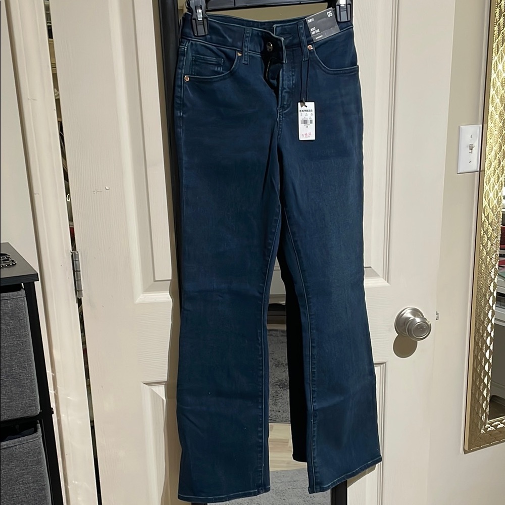 Express Curvy Boot Mid Rise Jeans